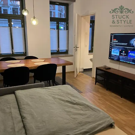 Moderne Und Barrierefreie Am Lene-voigt-park Innenstadt Stuck Und Style Reudnitz Apartamento *